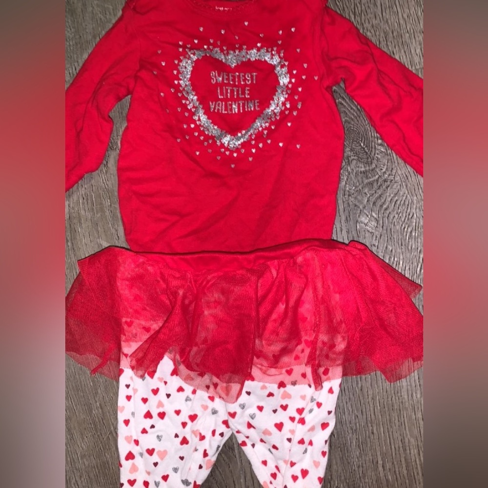 9 month carters Valentine’s Day matching set